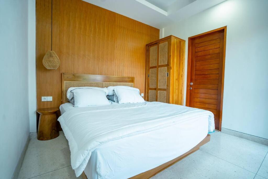 Villa Pradha Kuta, 3 Bdr, 3 Minutes From *